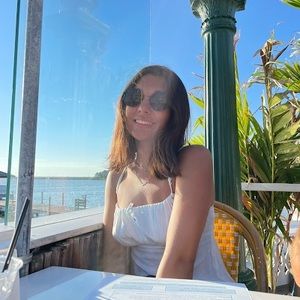 Meet your Posher, Anisa